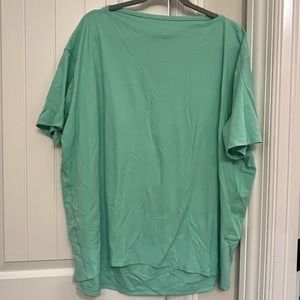 Lululemon
Back in action short sleeve shirt *nulu size 16